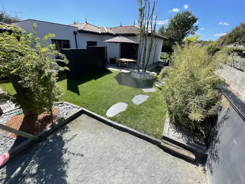 Jolie maison avec baignoire balnéothérapie et Jacuzzi - Image 1