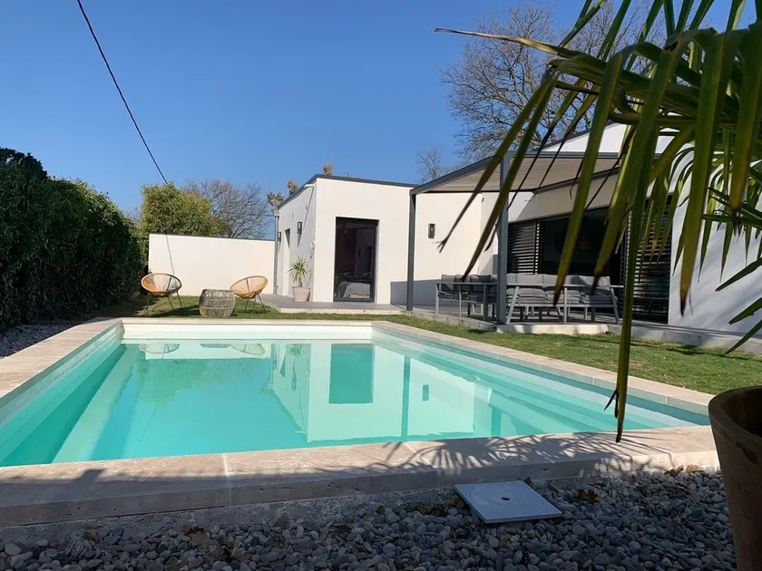 MODERN DETACHED VILLA WITH VIEWS OF MONT VENTOUX - Image 1