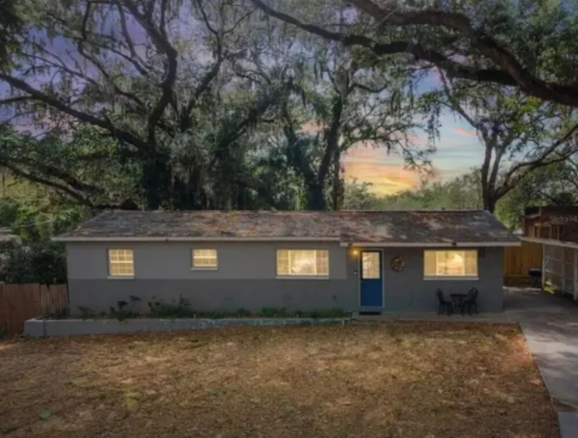 Home with view of the Hillsborough River, pet friendly - Image 1