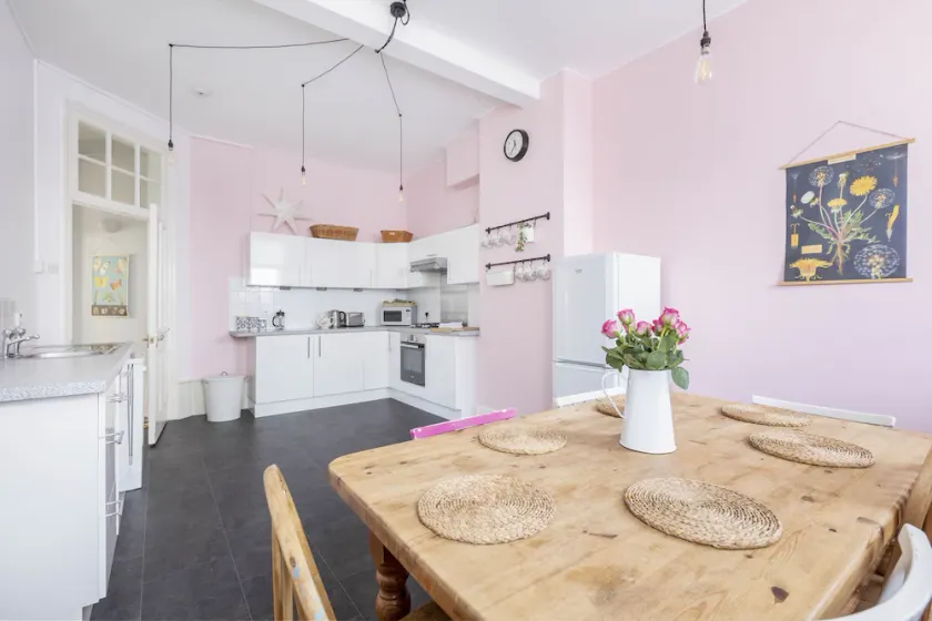 Spacious period home in Margate - Wilderness Rooms near the sea - Image 1