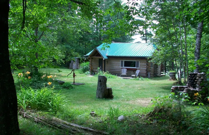 Adirondack Lakeside Log Cabin With Mountain Views - Image 1