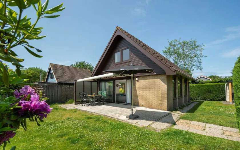 De Bongerd 79 holiday home in Renesse near beach and sea - Image 1