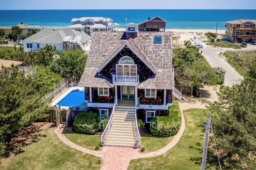 Nantucket Charm | 280 fot från stranden | Privat pool - Image 1