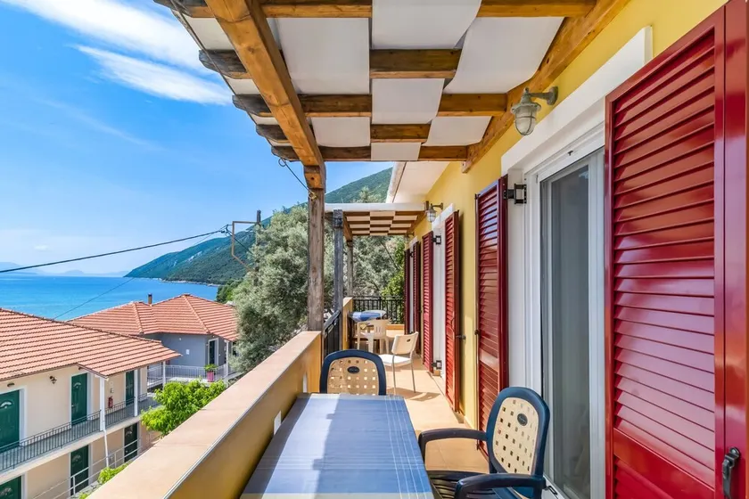 Villa Captain Fotis 4 – Pet-Friendly Apartment with Sea View & Balcony - Image 1