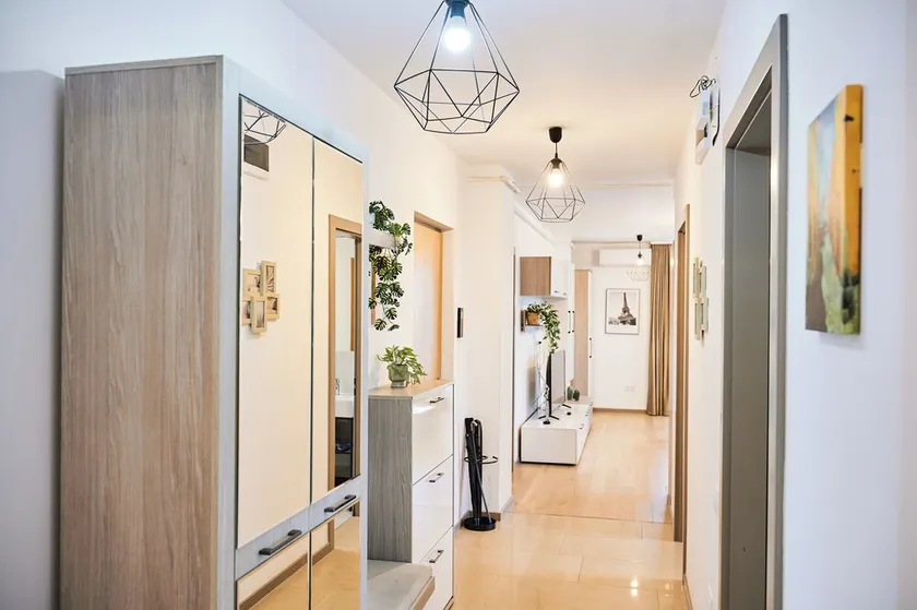 Central Accommodation in Monarh Tower by Open House apartments - Image 1