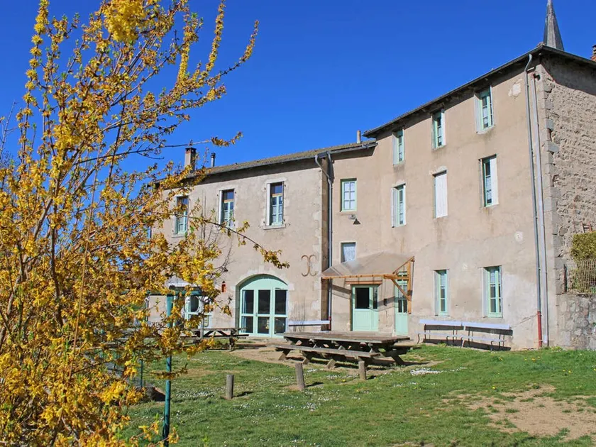 Cottage for 14 guests in La Chabanne with WiFi and pets allowed - Image 1