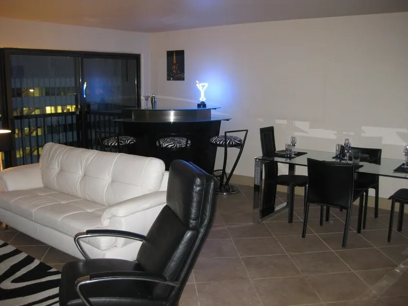 12 Luxe Floor Downtown Condo Capitol View 30 nuits minimum - Image 1