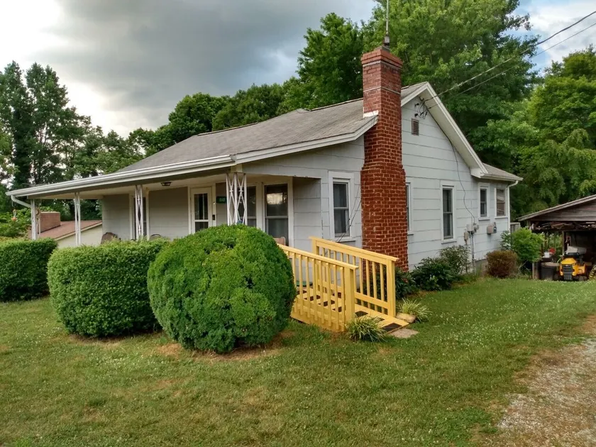 Entire House in the Heart of Western Burke County, NC - Image 1