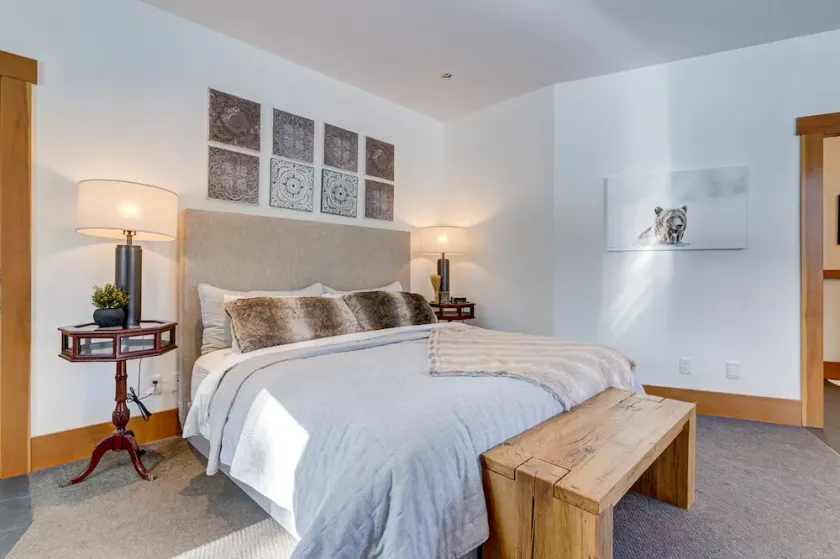 A Peaceful Mountain Retreat in one of Banff's Most Elegant Homes - Image 1