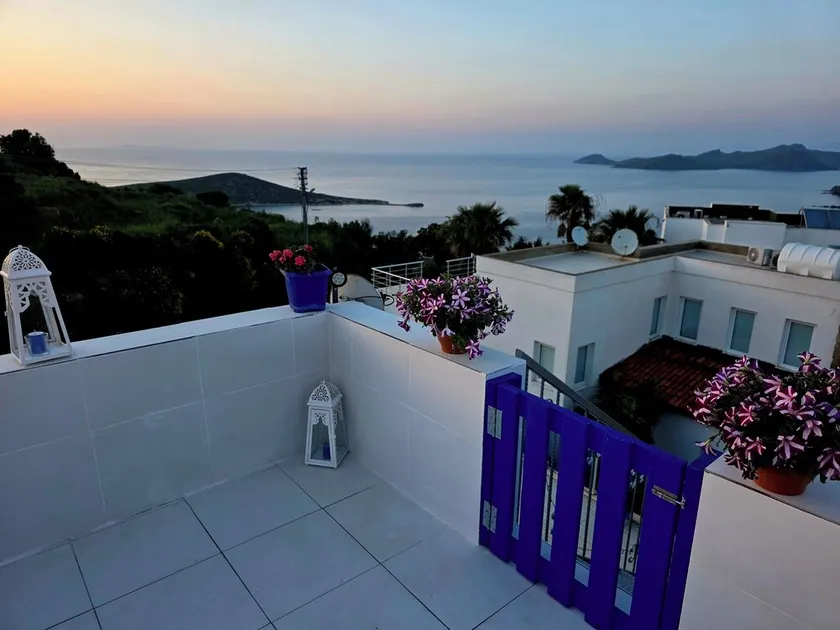 Hervorragend ausgestattet, Villa mit Bar, eigener Pool- und Meerblick, WLAN. - Image 1