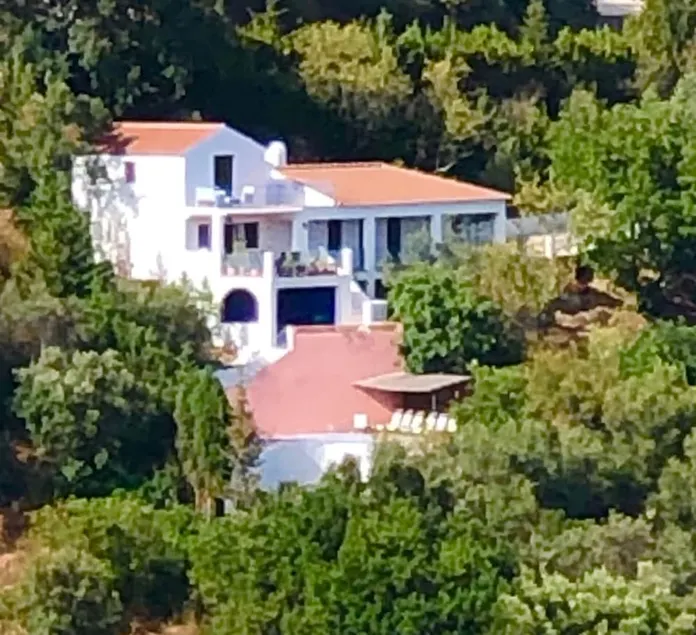 Propriedade campestre deslumbrante com piscina infinita privativa e vistas espetaculares - Image 1