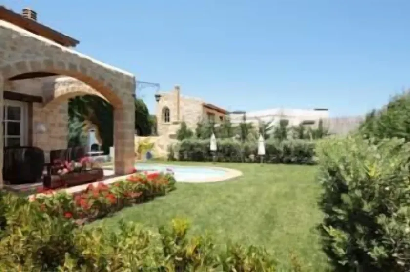 Rock House's Villa Rhapsody Isolé avec piscine privée et jardin très calme. - Image 1