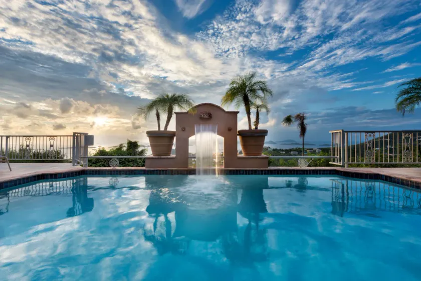 Villa Capiz: Luxury Hilltop Villa with Pool, Jacuzzi and Panoramic Ocean Views - Image 1
