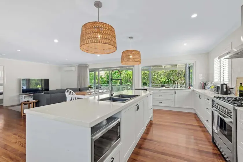 A Family Affair ~ 4 Bed/2.5Bath/Pool ~ Morningside - Image 1