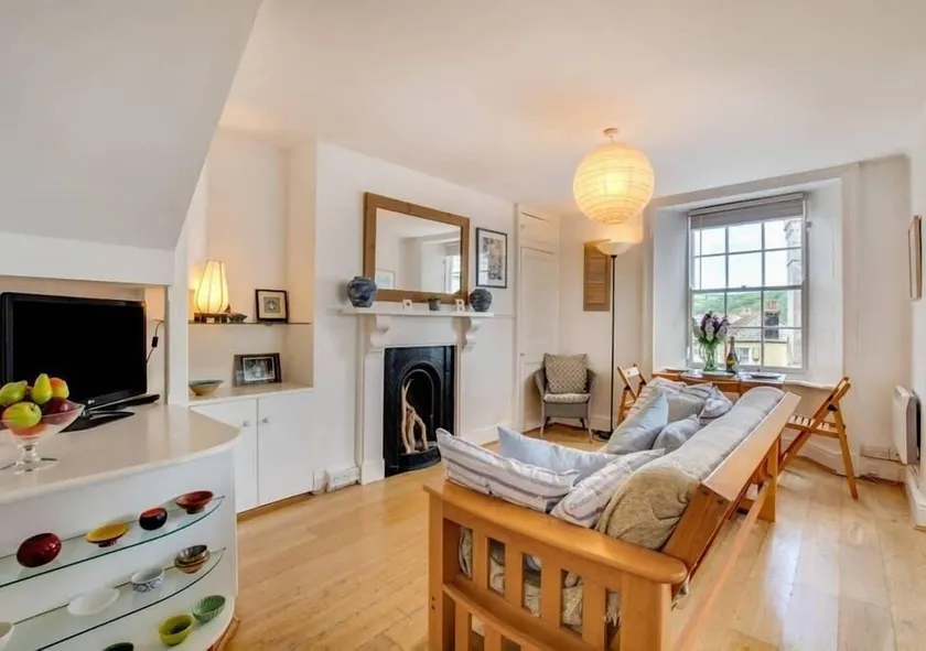 Sundance Cottage Central Fowey with Sea Views - Image 1