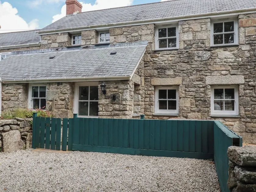 15 BOSCASWELL DOWNS, pet friendly, with open fire in Pendeen - Image 1