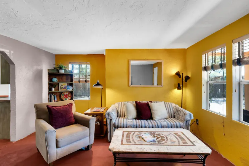 Quintessential Midtown Bungalow - Image 1