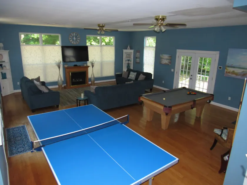 ALLE Sæson sjovt! Kæmpe REC RM ~ TENNIS & POOL TBL ~ VARMT TUB ~ POND ~ BRANDSPIT ~ GRILL ~ LOFT ~ FPs - Image 1