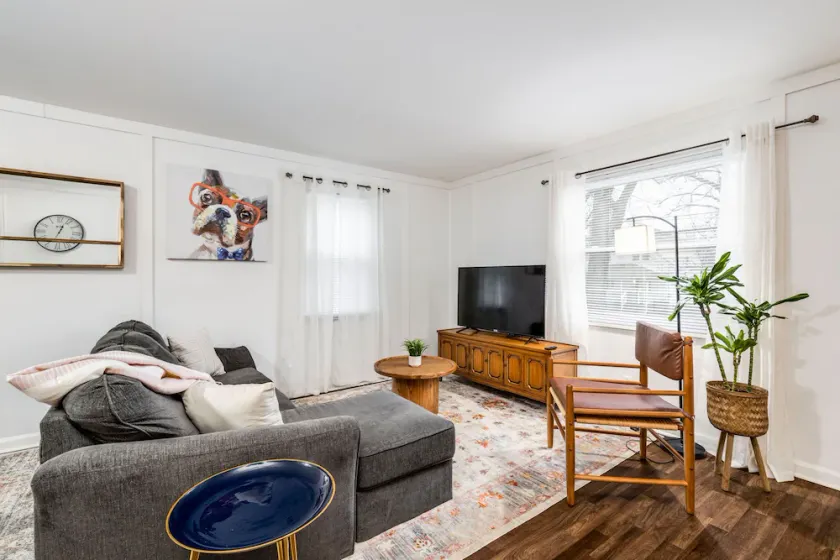 City Boho ✦ New Kitchen ✦ King Bed ✦ WFH - Image 1