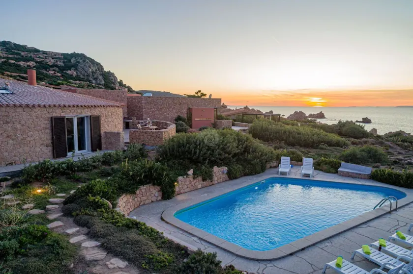 Villa i Costa Paradiso med 9 soveværelser som kan rummer 21 - Image 1