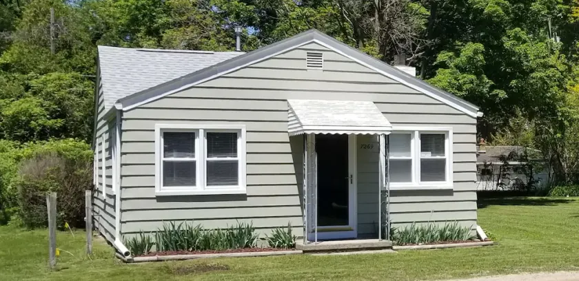 Cozy Lexington Cottage! Stroll down to the sandy beach of Lake Huron! - Image 1