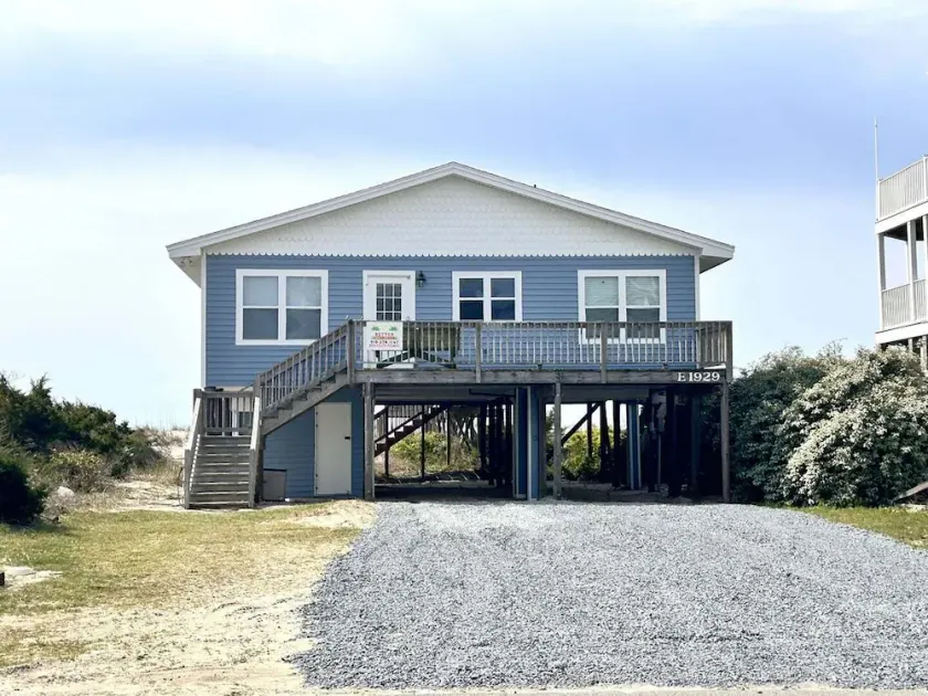 Aufenthalt am Meer bei A Lazy Daze in Oak Island—geräumige 4 Schlafzimmer, haustierfreundlich, atemberaubende Aussicht! - Image 1