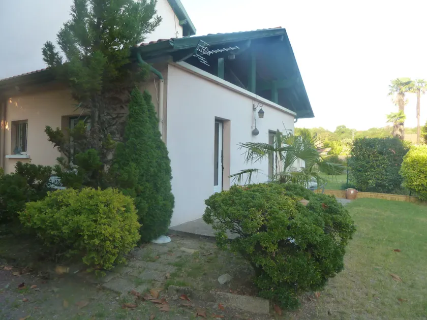 Haus mit Garten, nahe dem Strand, dem Hafen und dem Fluss-Shuttle - Image 1