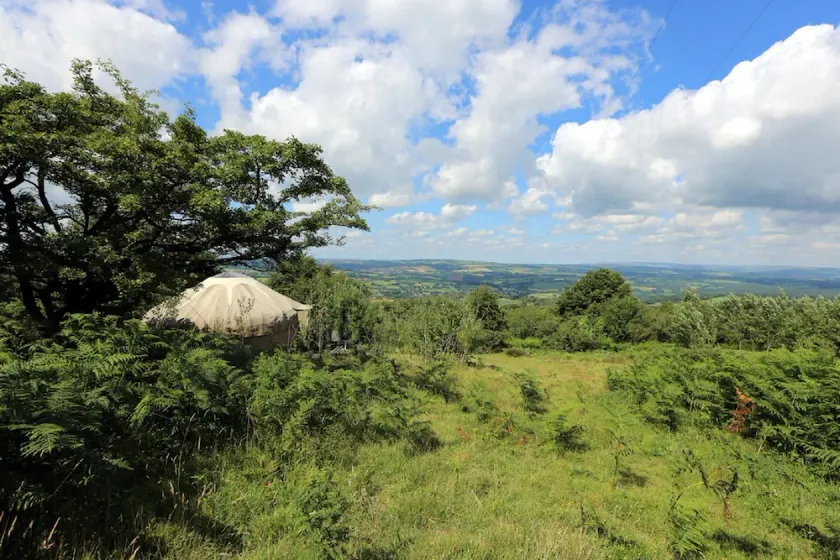 Yurt [sleeps up to 6] & Bathhouse in E Cornwall UK - 5* Off-Grid - Image 1