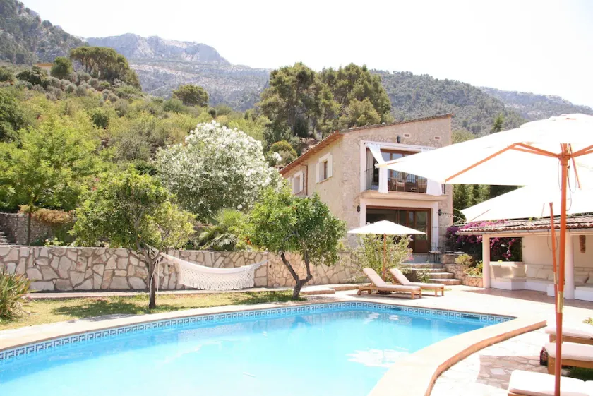Wunderschöne Landvilla mit privatem Pool und großem Garten - Image 1