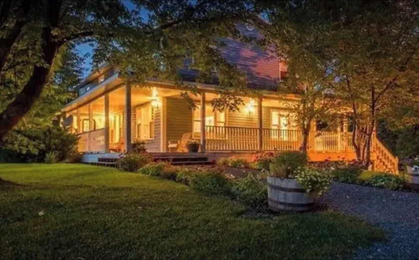 Large, private house with ocean views! - Image 1