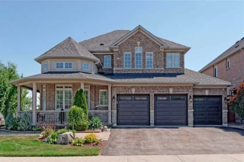 Aurora Executive Upscale Residence - 3bedrooms, 3.5bathrooms - Image 1