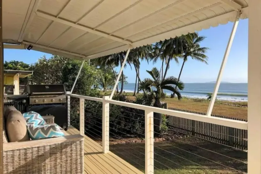 Saunders Beach Holiday House - Image 1