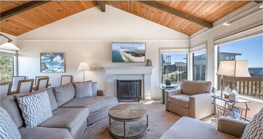 Family Friendly 4BR Beach Home for 12 - Image 1