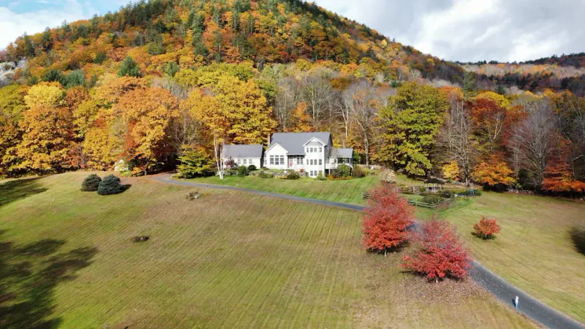 Modern private home 30 acres w/ pool, river, billiards, & near 4 ski mtns - Image 1