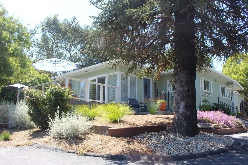 Gravenstein Getaway- Sebastopol - Image 1
