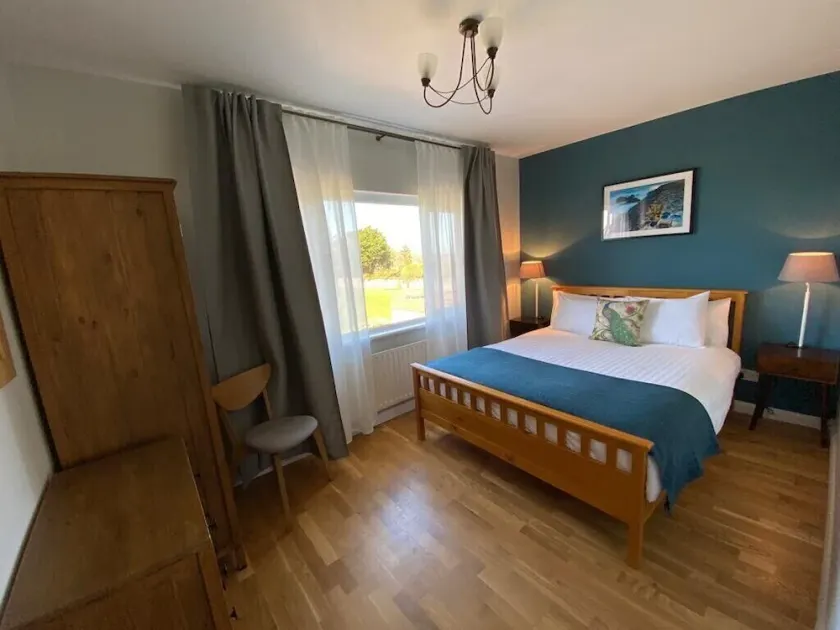 Parker House Beach & Golf Portrush Free parking - Image 1