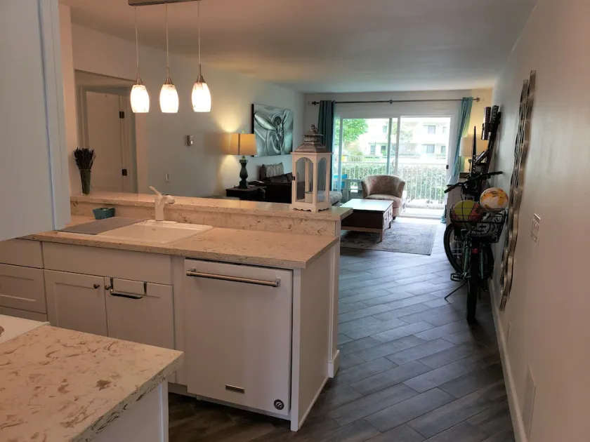 Luxurious Cozy Beach Front Condo!(Steps to the sand) - Image 1