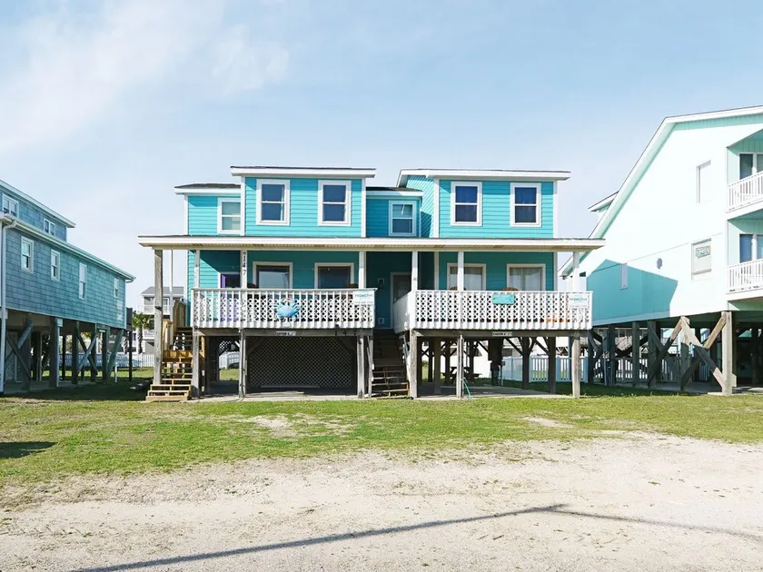 \"SeaQuest East\" -2nd Row Pet Friendly Duplex, 4 Bedrooms / 3 Bathrooms - Image 1