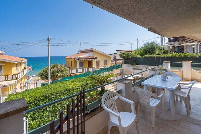 Holiday Home \"Villa Clara\" with Sea View, Covered Terrace and Garden - Image 1