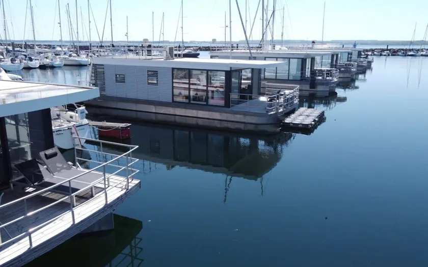 Houseboat in Boltenhagen - Image 1