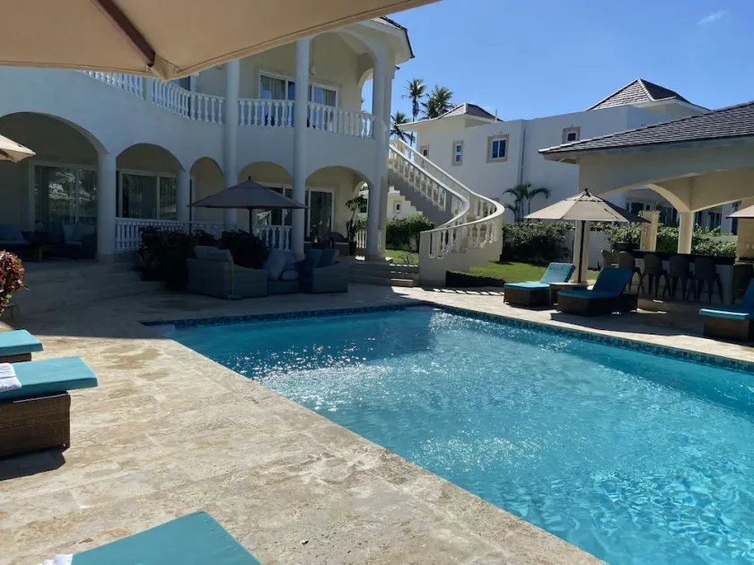 Beautiful Large Villa - Image 1