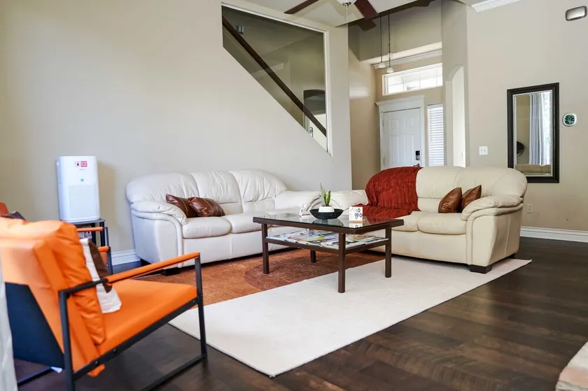 Casa Mahogany - East Bricktown's Contemporary Gem. HOT TUB! - Image 1