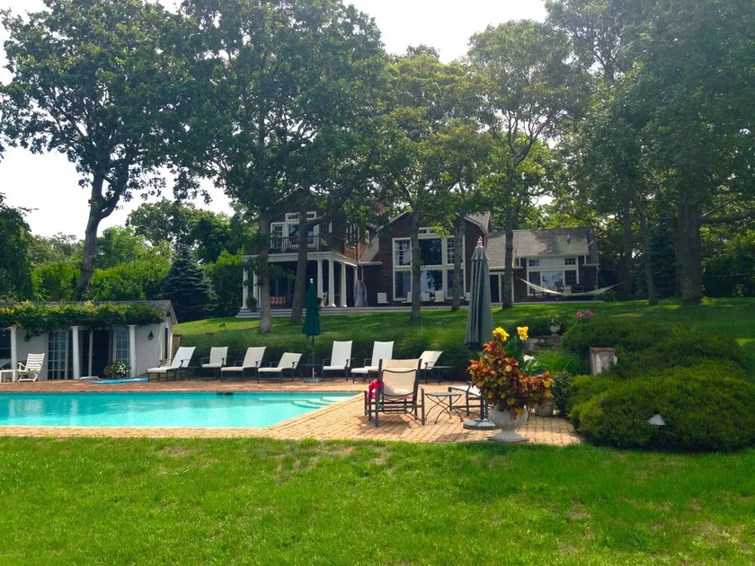 Family Waterfront Oasis - Image 1