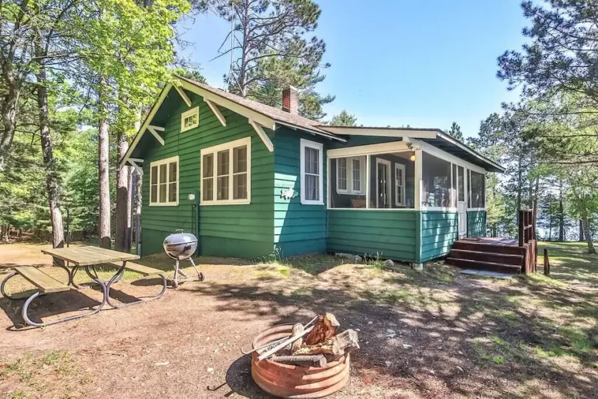 Hearthwood Beach House: Lake Tomahawk PET FRIENDLY - Image 1