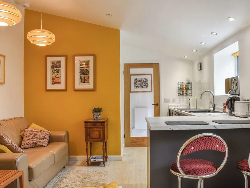 1 bedroom accommodation in Porthcawl - Image 1