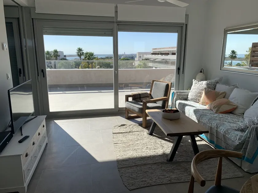 APARTMENT WITH GARDEN IN PRIVATE URBANIZATION WITH POOL. IDEAL FOR FAMILIES - Image 1