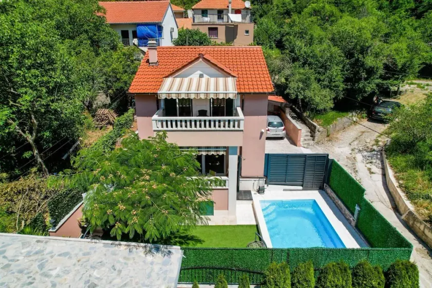 Villa Viktoria with private swimming pool - Image 1