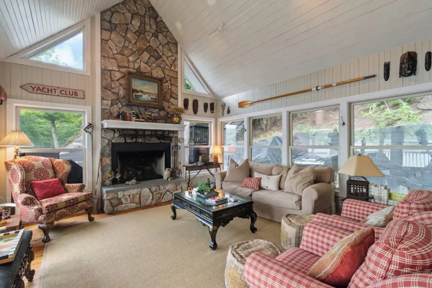 Lake House Retreat on Beautiful Canandaigua Lake Sleeps 12 - Image 1