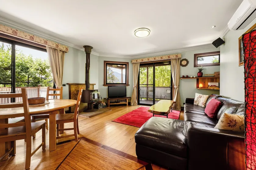 Trappers Cottage Mt Beauty - Image 1