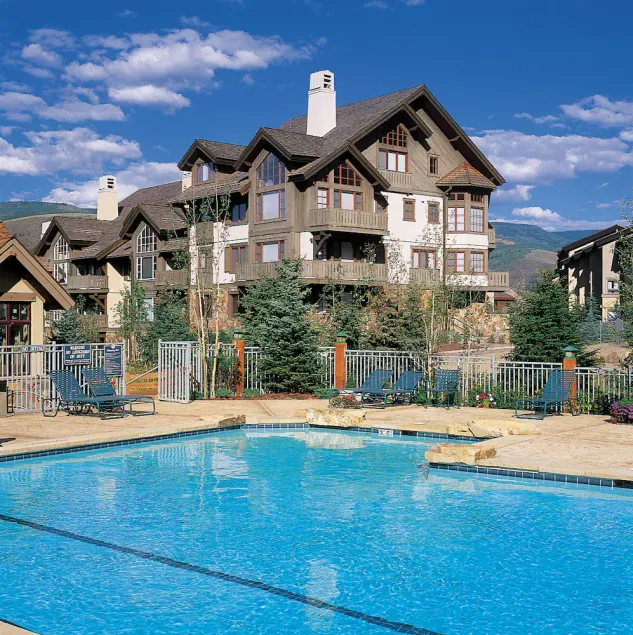 Elegant Updated 3 Bedroom Condo At One Arrowhead Place Condo - Image 1